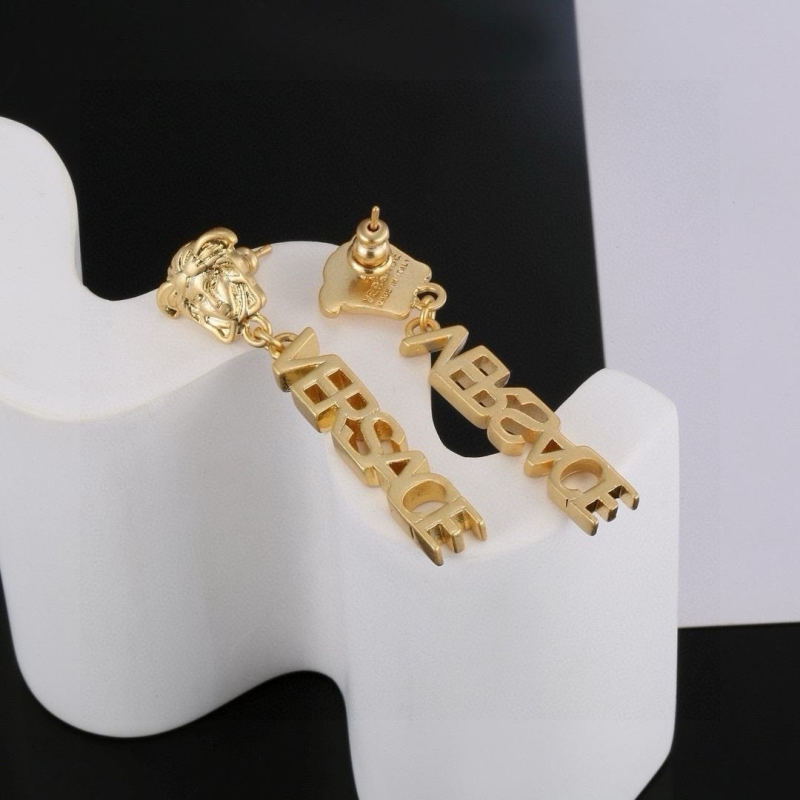 VERSACE